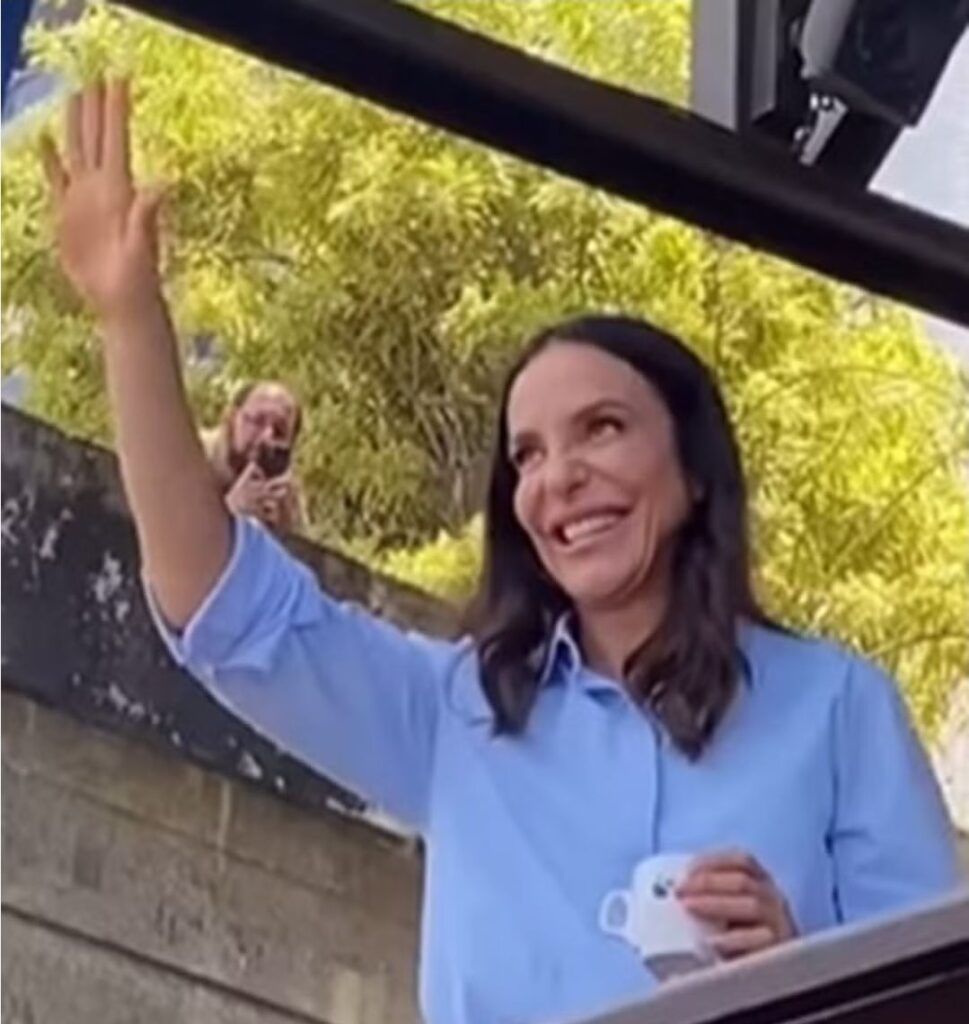 Ivete Sangalo faz primeira aparição pública depois de anunciar separação