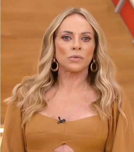 Christina Rocha sai correndo do palco após homem violento atacar mulher grávida 